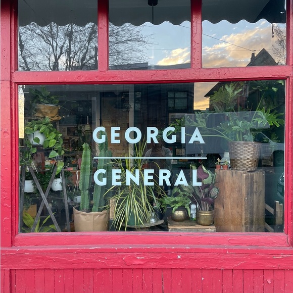 Meet your Posher, Sarah - Picture 3 of 4